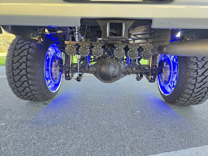 Horns on truck 23HC HAF